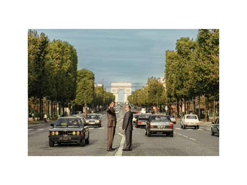 『新凱旋門物語』©2025 AGAT FILMS, LE PACTE　photo Julien Panie