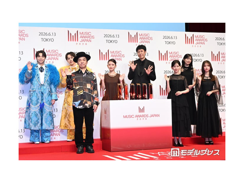 （前列左から）宅見将典氏、池田瑛紗、菅原咲月（後列左から）塩崎太智、吉田仁人、畑芽育、五百城茉央（C）モデルプレス