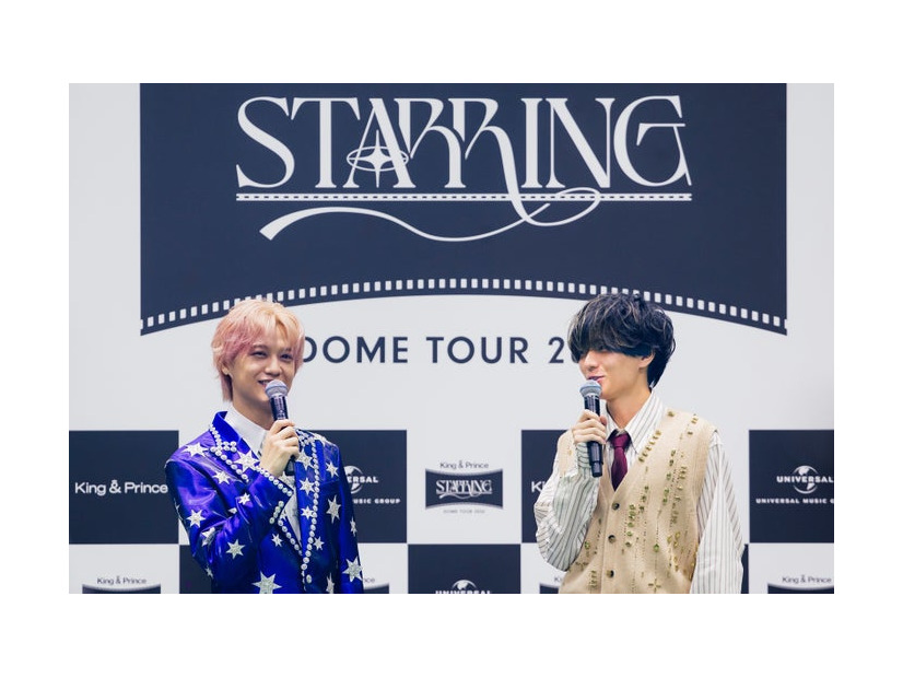 囲み取材に応じたKing ＆ Prince／高橋海人、永瀬廉（提供写真）
