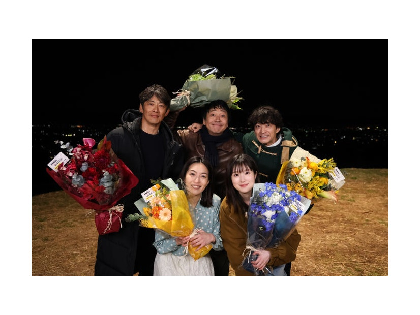 （後列左から）反町隆史、大森南朋、津田健次郎（前列左から）木竜麻生、福本莉子（C）フジテレビ