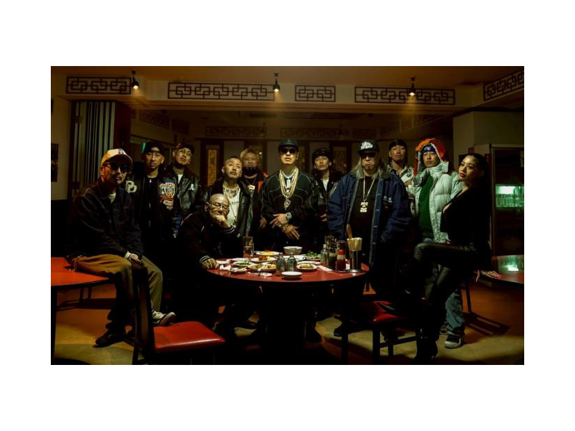 【独占コメント到着】名古屋のソウルフード「矢場味仙」の社歌をAK-69が制作！MV公開を記念してスペシャルメニューとコラボTeeの販売が決定