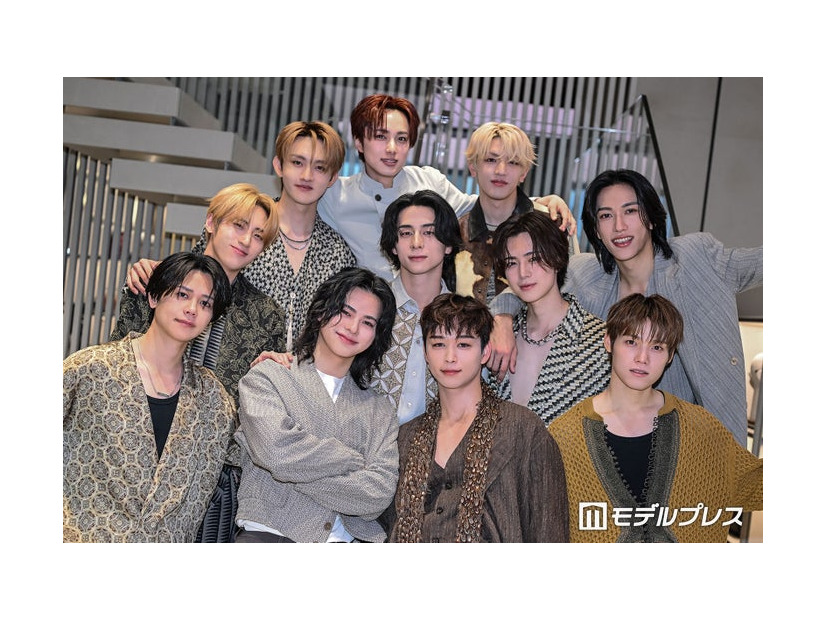 モデルプレスのインタビューに応じたINI（上段左から）田島将吾、尾崎匠海、高塚大夢（中段左から）許豊凡、西洸人、佐野雄大、池崎理人（下段左から）藤牧京介、松田迅、後藤威尊、木村柾哉（C）モデルプレス
