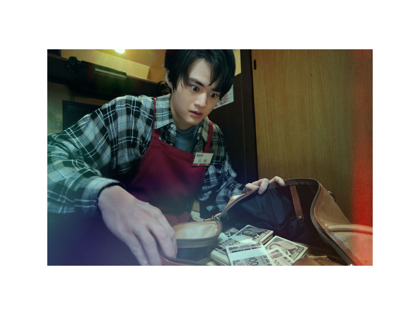 『藁にもすがる獣たち』©曽根圭介／講談社　©2026「藁にもすがる獣たち」製作委員会