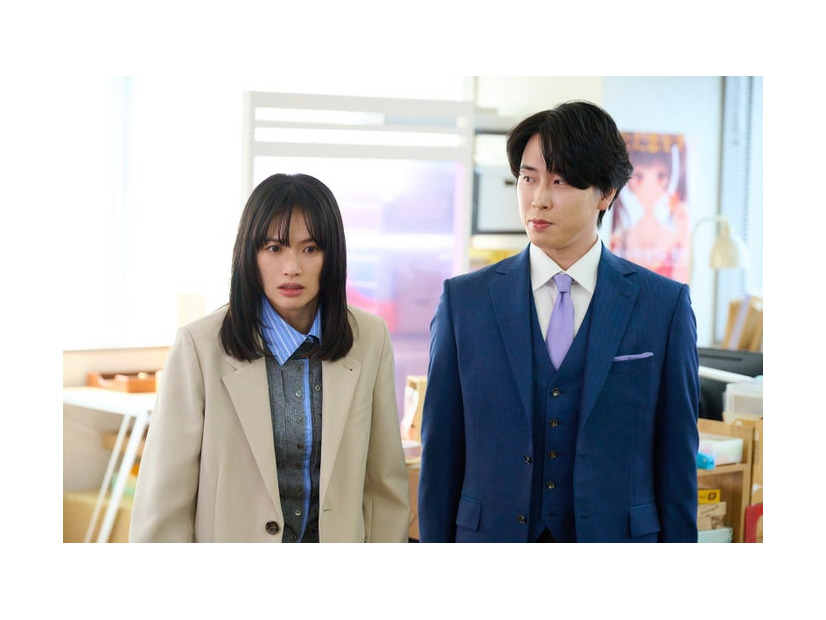 臼田あさ美、宮舘涼太「ターミネーターと恋しちゃったら」（C）テレビ朝日