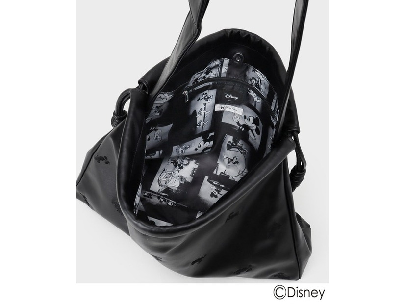 バッグ ￥9,900（tax in）　ブラック ©Disney