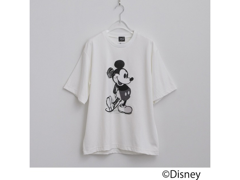 Tシャツ ￥8,250（tax in）サイズ：S/M/L　©Disney