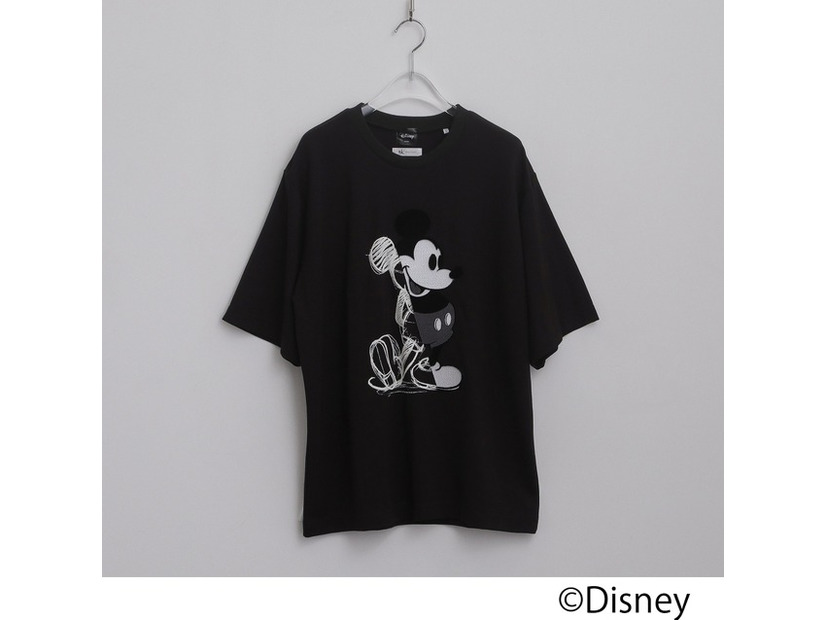 Tシャツ ￥8,250（tax in）サイズ：S/M/L　©Disney