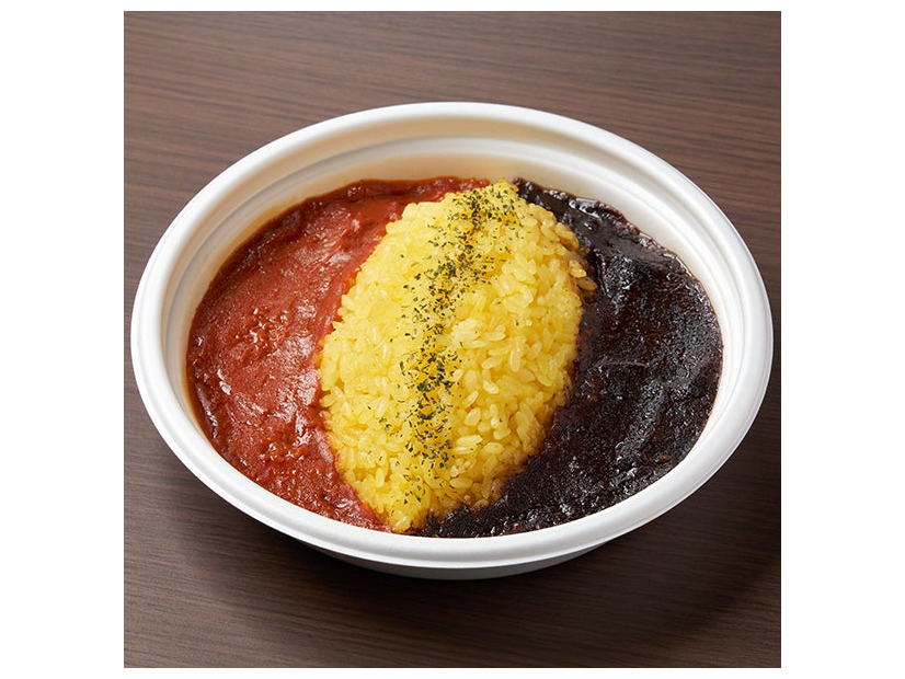 レッド＆ブラックカレー（提供写真）