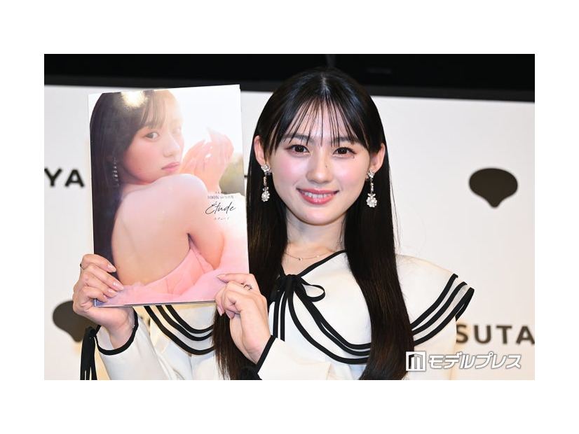 1st写真集「エチュード」発売記念記者会見に出席した川崎桜（C）モデルプレス
