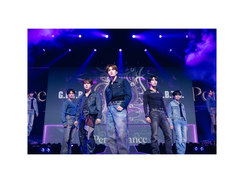 VERIVERY　撮影：田中聖太郎写真事務所