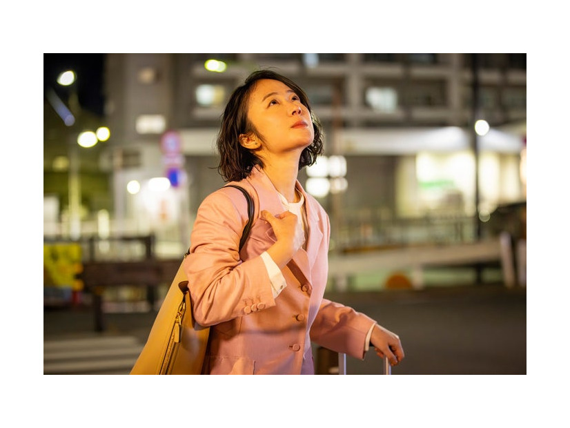 黒木華「銀河の一票」第1話（C）カンテレ・フジテレビ