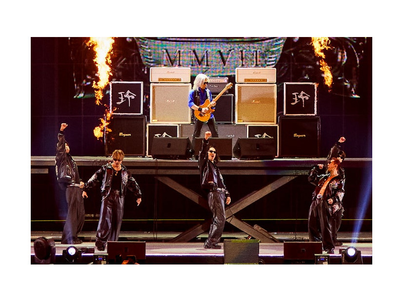 （上段）松本孝弘 （下段：左から）小林直己 / EXILE TAKAHIRO / EXILE AKIRA / EXILE ATSUSHI / EXILE NAOTO（提供写真）