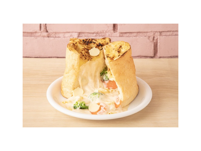 「ちいかわ豪華パン（パングラタン）」©nagano