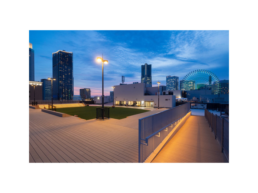 WORLD PORTERS 「SEASIDE CINEMA 2026」