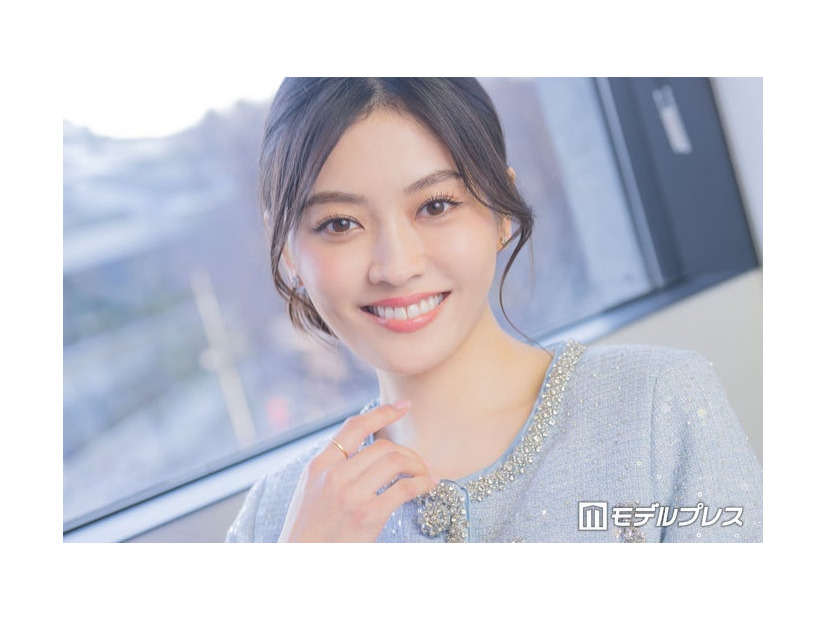 モデルプレスのインタビューに応じた平松里菜（C）モデルプレス