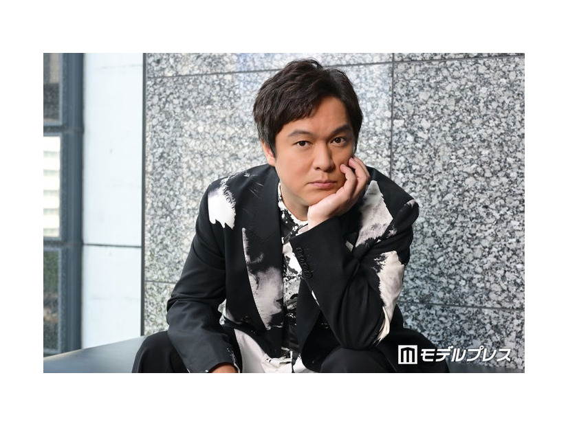 モデルプレスのインタビューに応じた丸山隆平（C）モデルプレス