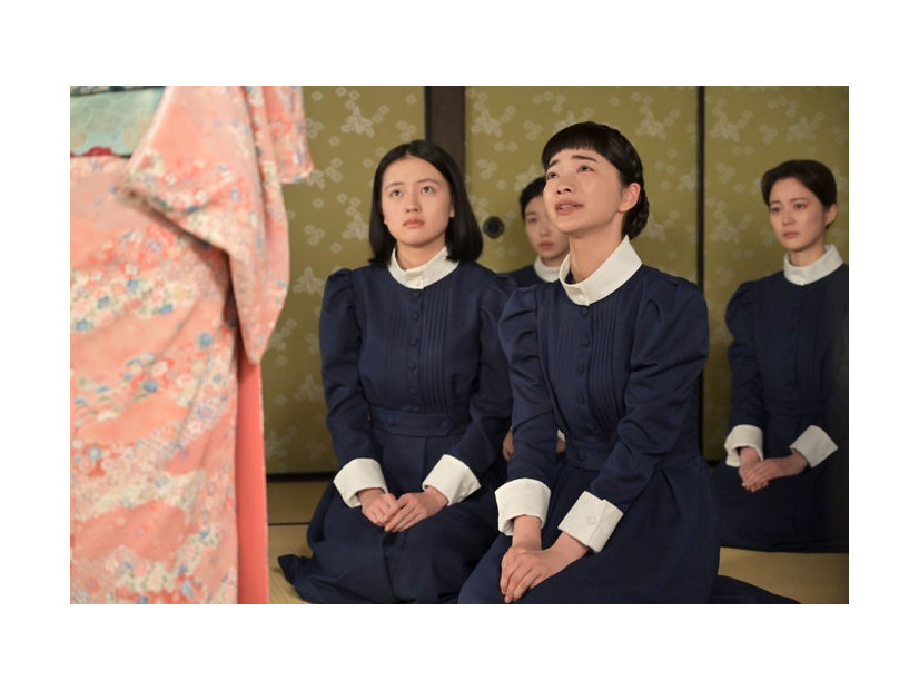 上坂樹里、見上愛ら「風、薫る」第47話（C）NHK