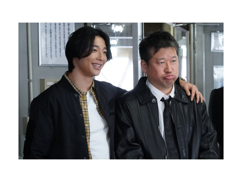 LUKE、佐藤二朗「夫婦別姓刑事」（C）フジテレビ