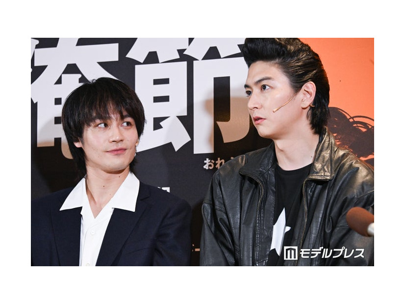 「僕にも構ってください！」とアピールする松田元太、「あんまり（子どもと）張り合うなよ（笑）」とツッコむ稲葉友（C）モデルプレス