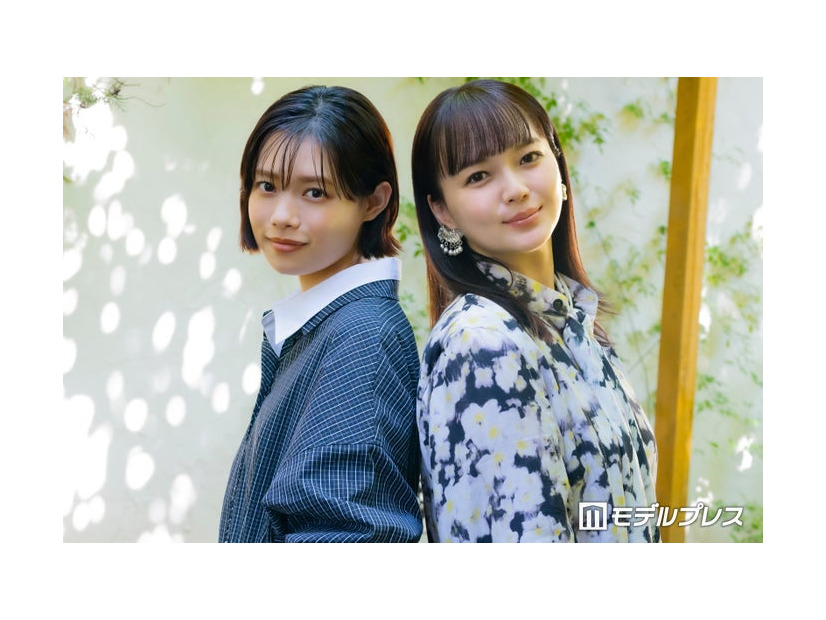 モデルプレスのインタビューに応じた杉咲花、多部未華子（C）モデルプレス