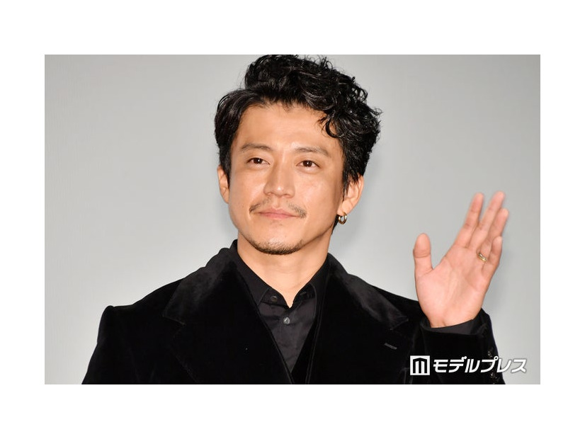 小栗旬（C）モデルプレス