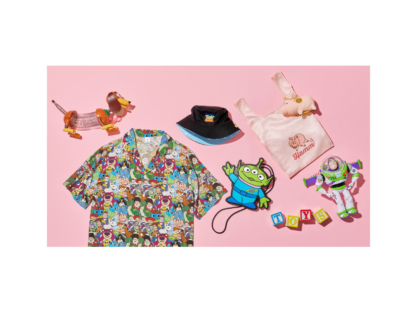 半袖シャツ/ハット/ショルダーバッグ/エコバッグ ポーチ入り/トーキングアクションフィギュア© Disney/Pixar © Just Play, LLC