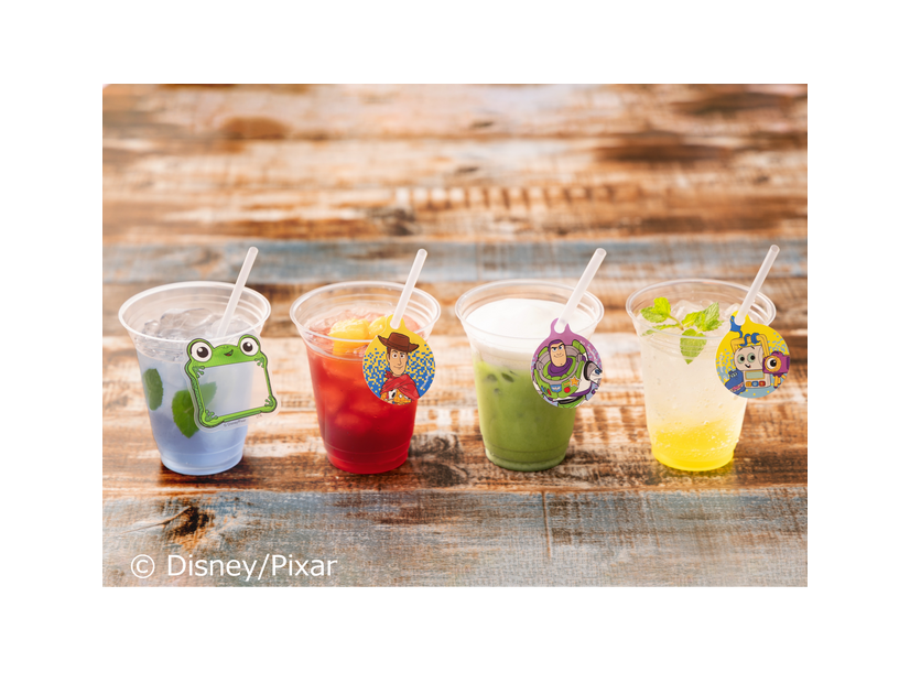 ＜リリーパッド＞バタフライピーティー、＜ウッディ＞アップル＆ザクロ、＜バズ＞抹茶ラテ、＜テック・トリオ＞レモンスカッシュ 各990円