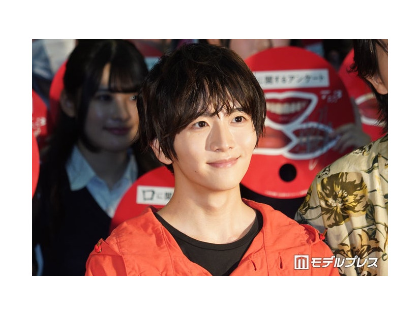 『口に関するアンケート』の「公開直前！学校サプライズイベント」に登場した板垣李光人（C）モデルプレス