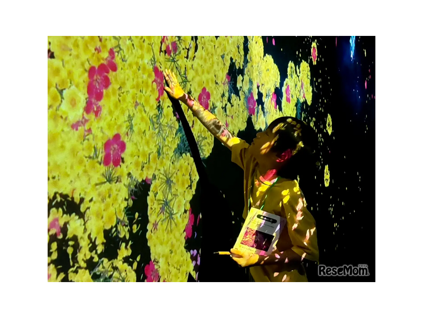 キッズワークショップのようす（参考画像）　「森ビル デジタルアート ミュージアム：エプソン チームラボボーダレス」