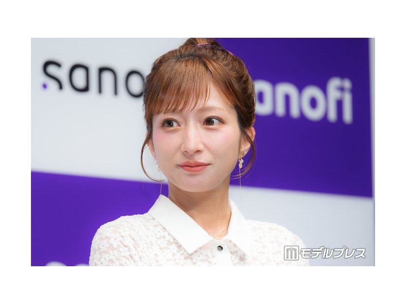 「小児アトピー性皮膚炎セミナー」に登場した辻希美（C）モデルプレス