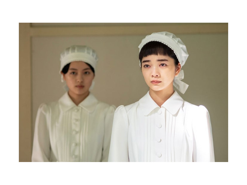 上坂樹里、見上愛「風、薫る」第72話（C）NHK