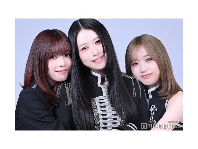モデルプレスのインタビューに応じたME:IのTSUZUMI、MOMONA、KEIKO（C）モデルプレス