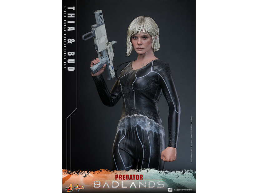 【ムービー・マスターピース】『プレデター：バッドランド』1/6スケールフィギュア　ティア＆バド & © 20th Century Studios