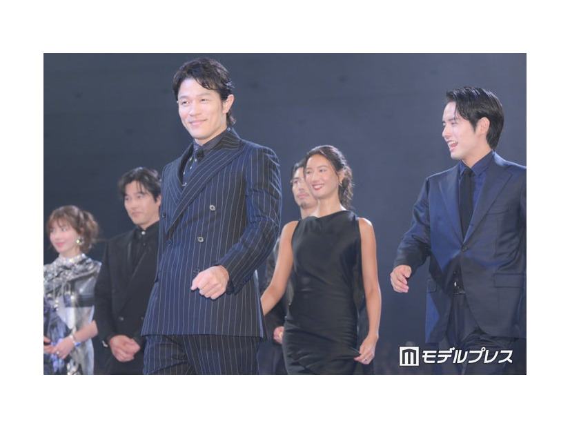 仲里依紗、要潤、鈴木亮平、菜々緒、赤楚衛二（C）モデルプレス