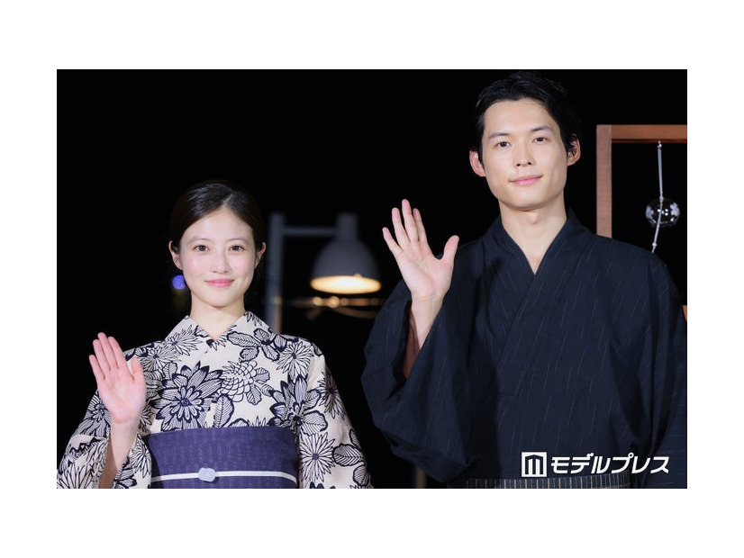 映画「白鳥とコウモリ」 納涼大ヒット祈願イベントに出席した今田美桜、松村北斗（C）モデルプレス