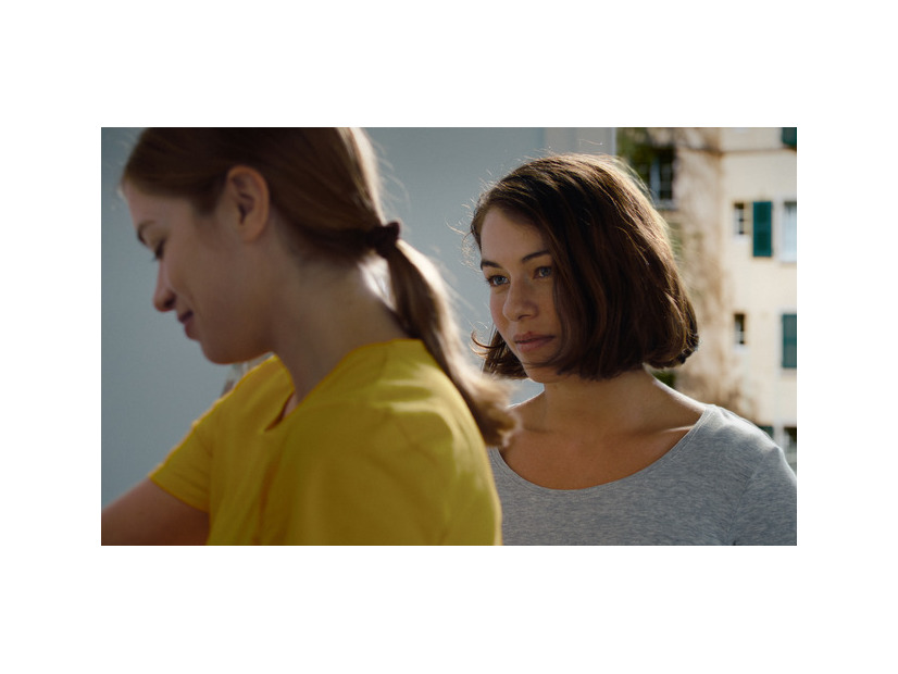 『ガール・アンド・スパイダー』© 2021 Beauvoir Films / Zürcher Film / SRF