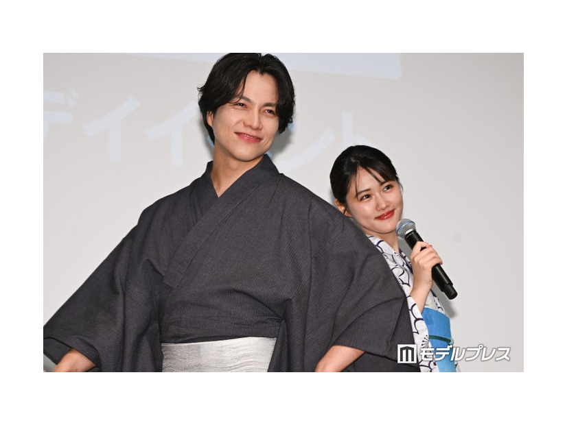 浴衣姿で登壇した重岡大毅、原菜乃華（C）モデルプレス