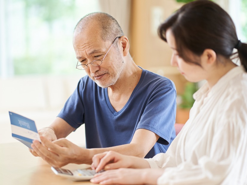 親の介護費用、子どもが払うべき？金額の目安は？知っておきたい「親のお金」の話