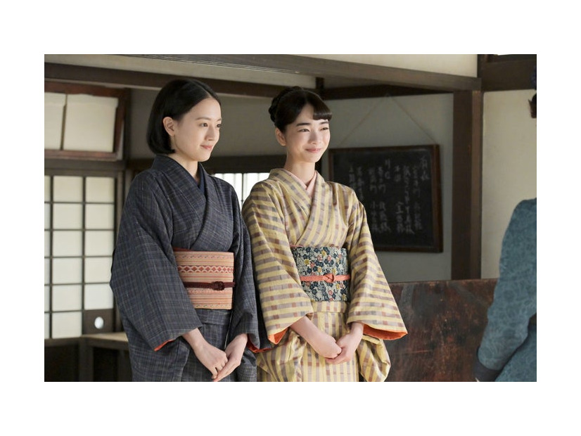 上坂樹里、見上愛「風、薫る」第111話（C）NHK