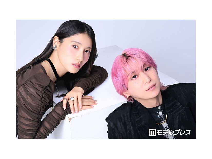 モデルプレスのインタビューに応じた土屋太鳳、佐久間大介（C）モデルプレス