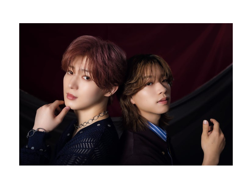 西山智樹、森愁斗「モデルプレスカウントダウンマガジン vol.13」（東京ニュース通信社刊）写真：野間憲治