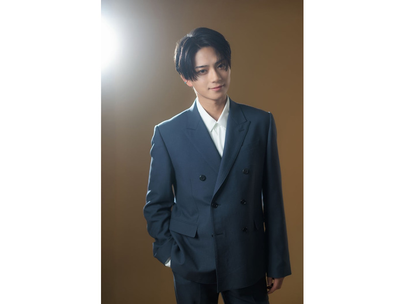 岩瀬洋志「モデルプレスカウントダウンマガジン vol.13」（東京ニュース通信社刊）写真：野間憲治
