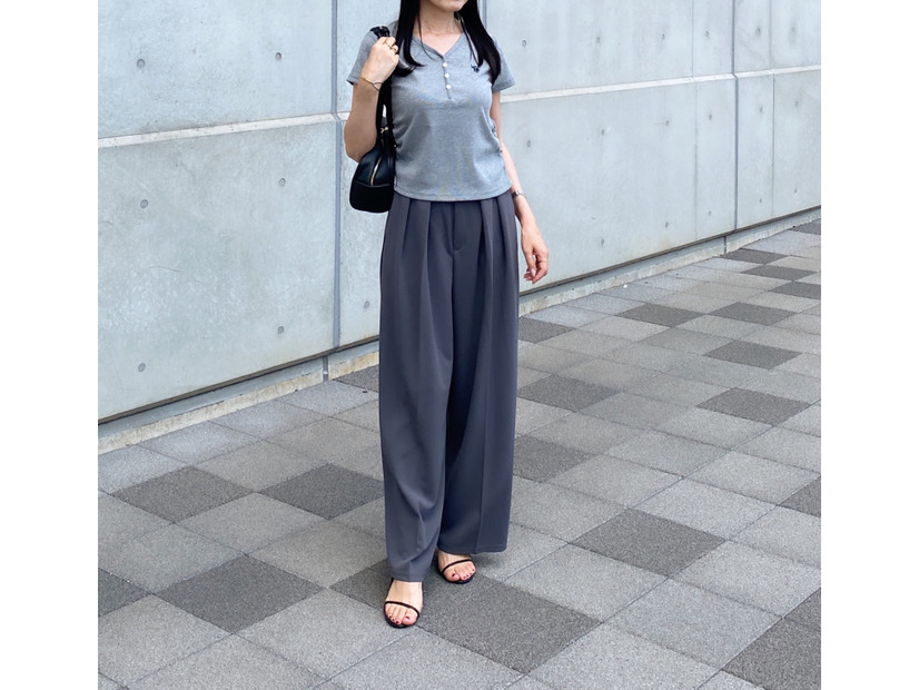 ※リンク追加済・ゆるいのにきちんと見えが40代の合言葉。ヘンリーカットソーの実力【40代の毎日コーデ】