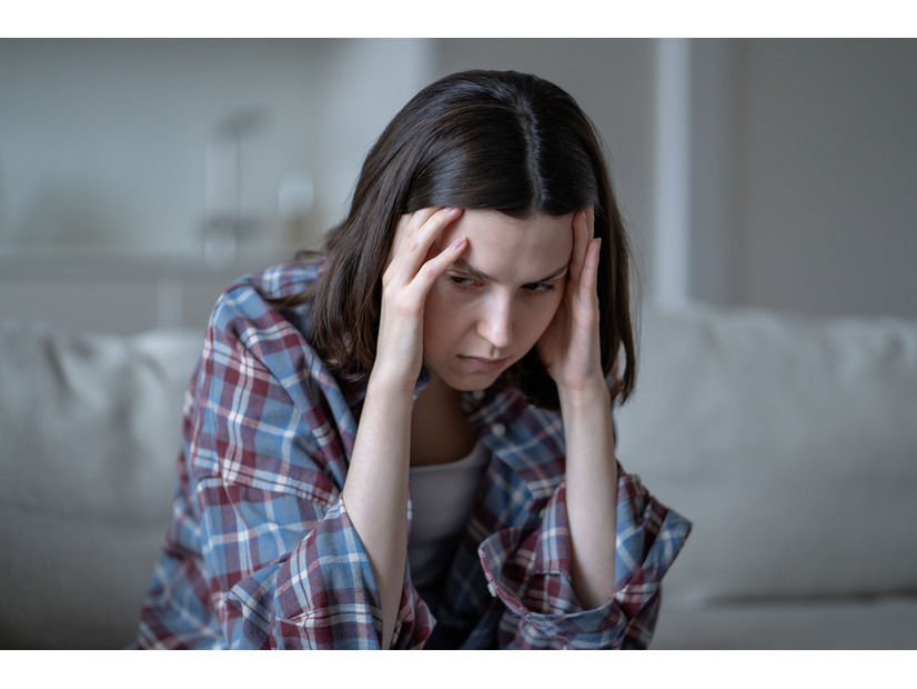 夫の足音を聞くだけで呼吸が苦しい。「もう生きていられない」と思うほどのモラハラから、逃げる決意をした日