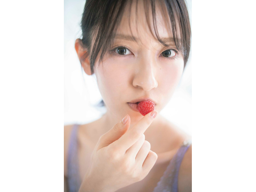 金村美玖2nd写真集「機微」@Loppi・HMV限定カバー版裏表紙 撮影／佐藤佑一