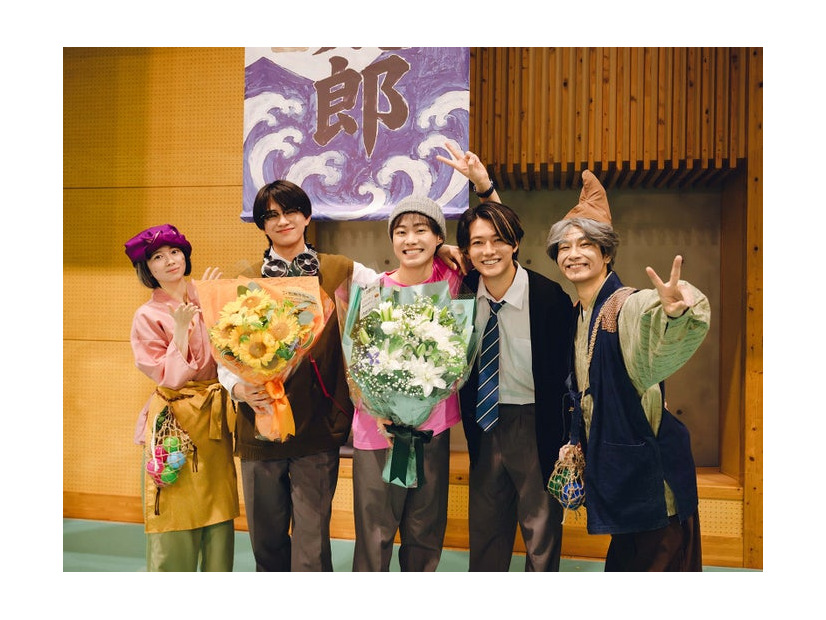 桜田ひより、岩瀬洋志、大橋和也、櫻井海音、前田旺志郎（C）2026映画「人生を変えたコント」製作委員会