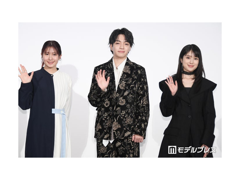 酒井麻衣監督、西畑大吾、福本莉子（C）モデルプレス