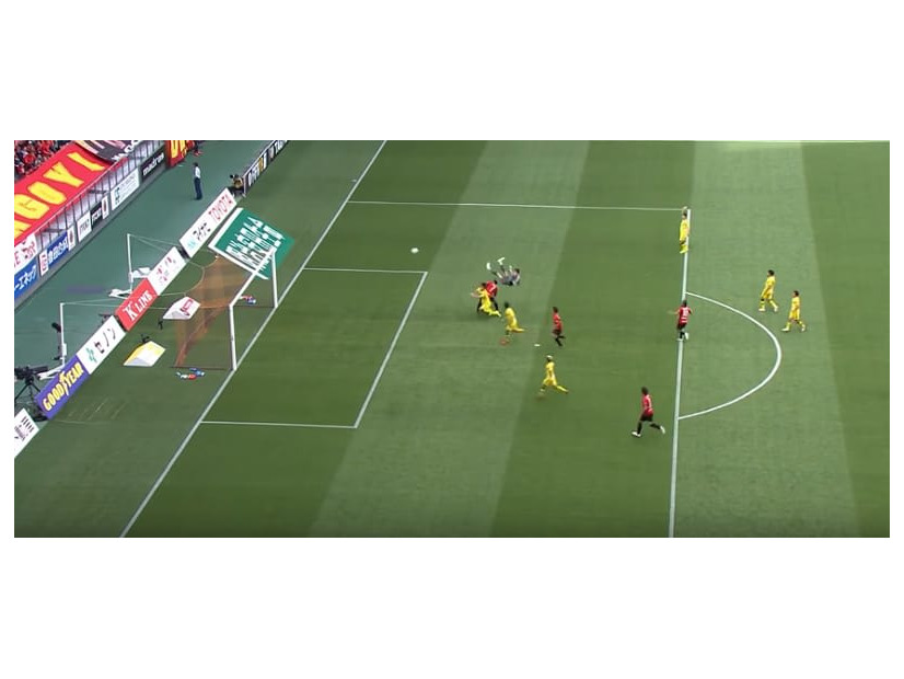 日本代表GK中村航輔、「頭から落下」の負傷シーンが完全に恐怖だった…