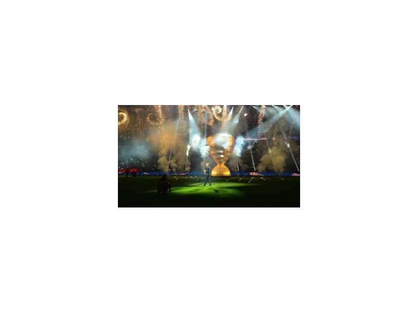 「この最新スタジアム、芝が塗装されているぞ」 フランスリーグ杯決勝で選手が暴露