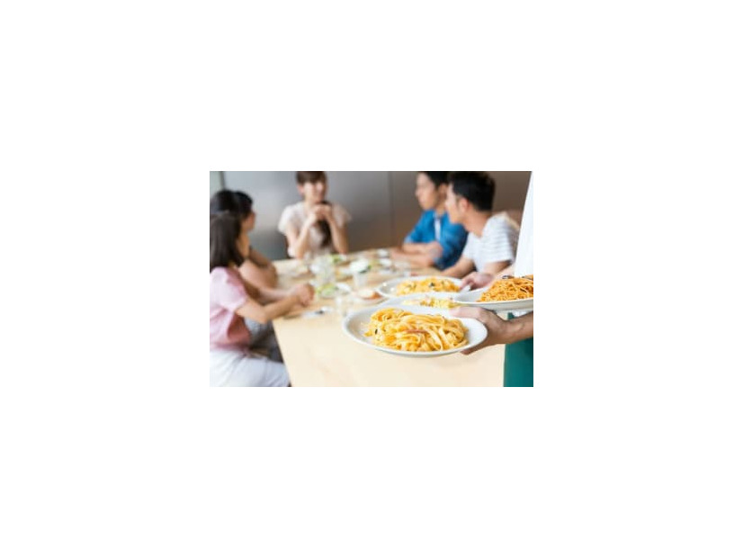 「特別高いお店に食べに行っていないのに、お金が貯まらない」という声をよく聞きます。実は、改善の余地があるかもしれません。今回は、お金を楽しく貯める人になるための外食の習慣についてお伝えします。